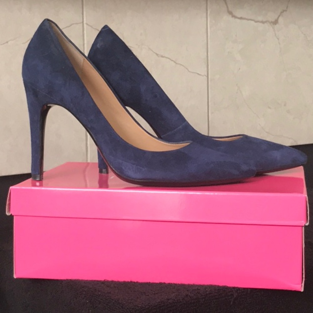 SHOES...  SHOES...  SHOES...